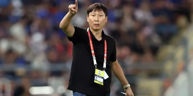 Giới thiệu HLV Kim Sang Sik